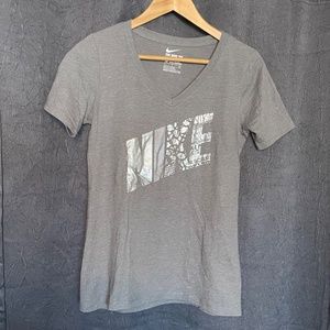 Women's Nike Tee Grey Patterned T-Shirt Size S
